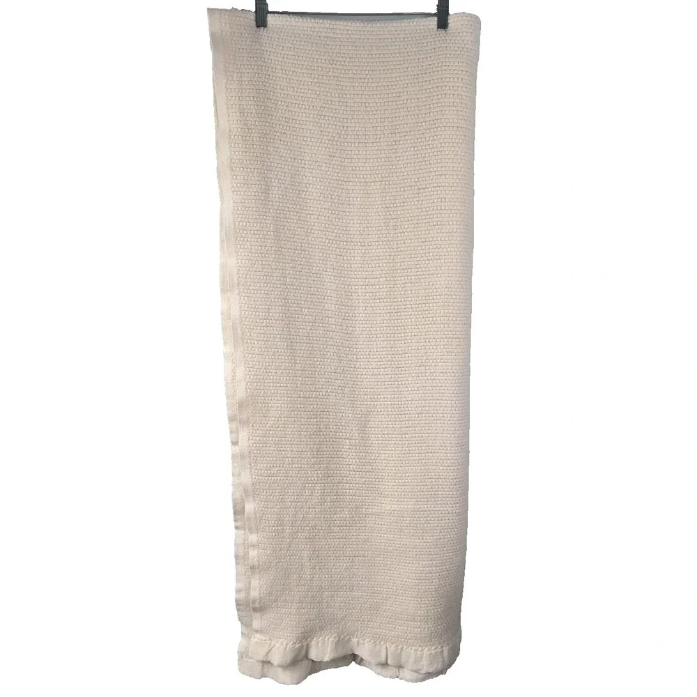 Vtg‎ Lt Yellow Cream Waffle Weave Satin Trim Blanket Approx 72